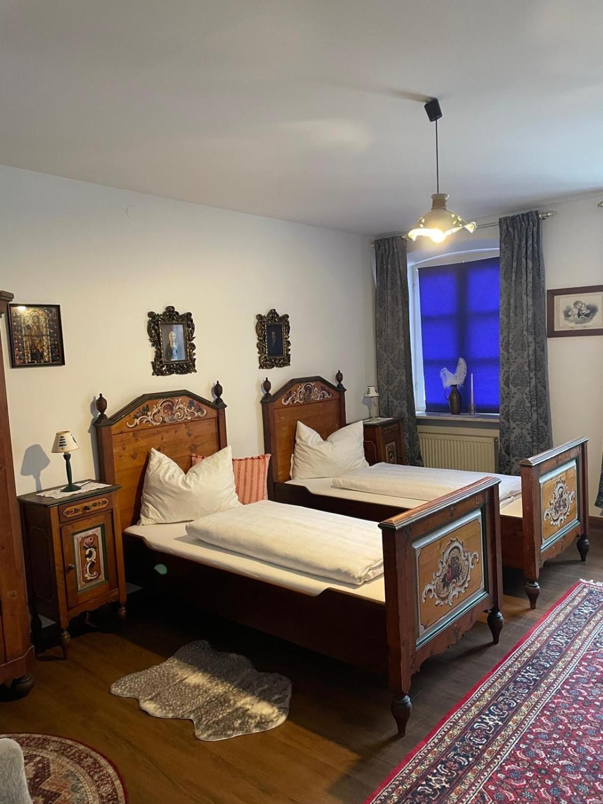 Il Castello Hotel Haiming Екстериор снимка