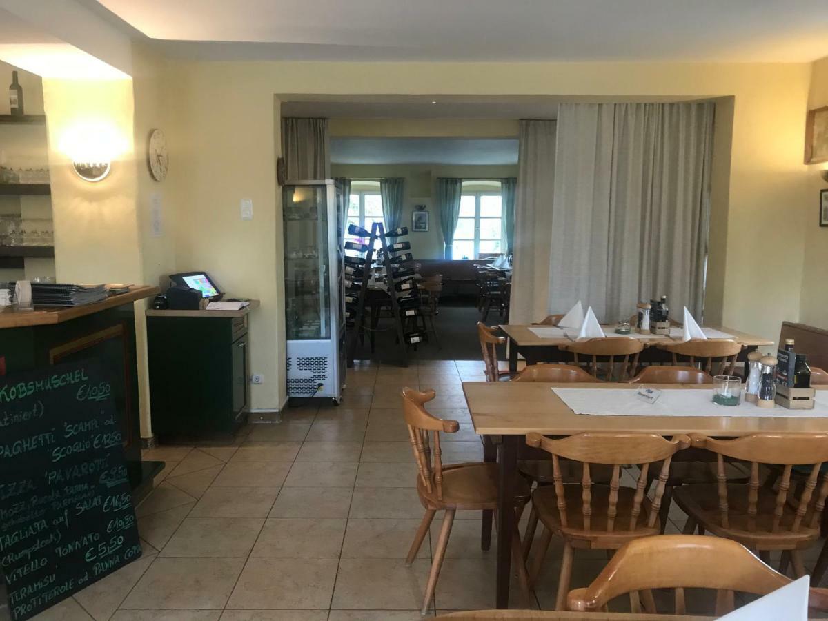 Il Castello Hotel Haiming Екстериор снимка